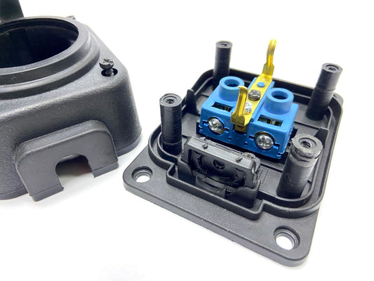 Černá gumová zásuvka na povrch 230V, 16A, IP44, 2P+Z, 1KMP-F, Bylion hermetická Gniazdo gumowe czarny černá black socket SCHUKO type