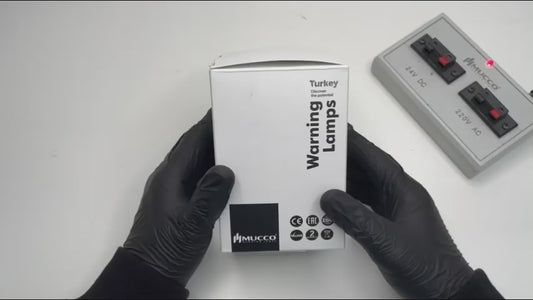 Zelený signální maják řady 70 s maticovým připojením